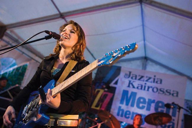 Jazzia Kairossa
... ja bluesia
Avainsanat: Erja Lyytinen Blues Kotkan Meripäivät kaunis nainen seksikäs Kairo blue sininen jazzia kairossa ja bluesia Jazzia Kairossa
... ja bluesia
Avainsanat: Erja Lyytinen Blues Kotkan Meripäivät kaunis nainen seksikäs Kairo blue sininen jazzia kairossa ja bluesia