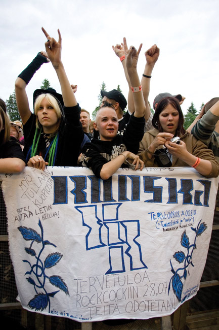 "Tervetuloa Rockcockiin"
Puolueen jäsenet 808 ja 810 vauhdissa.
Avainsanat: Ruoska industrial metal Koria-Roll Elimäki festivaali kesä lakana fanit puolueen jäsenet lävistys ihailijat "Tervetuloa Rockcockiin"
Puolueen jäsenet 808 ja 810 vauhdissa.
Avainsanat: Ruoska industrial metal Koria-Roll Elimäki festivaali kesä lakana fanit puolueen jäsenet lävistys ihailijat