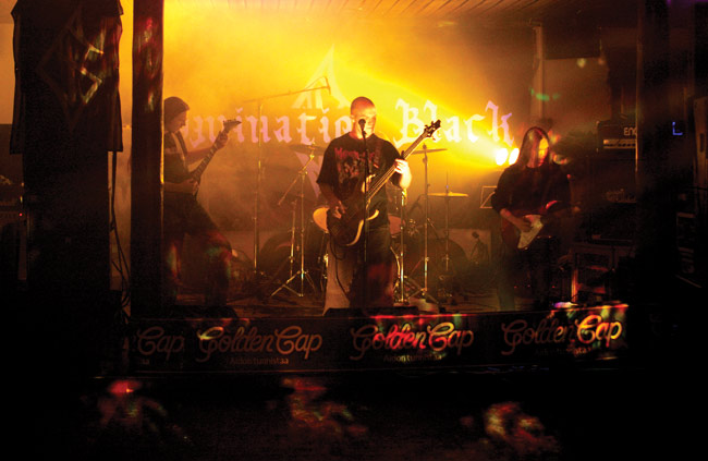 Farmakon
Nightcorner, Kotka 2007.
Avainsanat: Farmakon Night Corner Kotka a Temporary death Marko Eskola Toni Salminen Matti Auerkallio