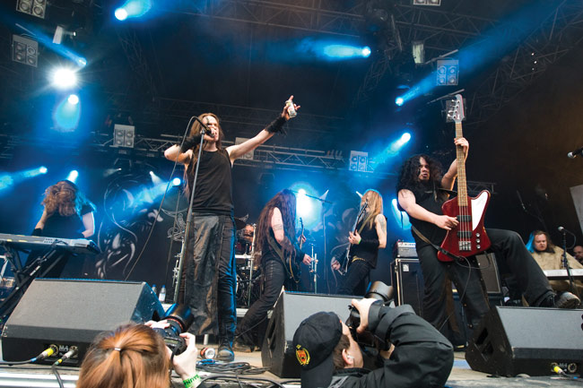 Finntroll 2009
Sauna open air, Tampere, Finland 2009.
Avainsanat: Finntroll Sauna open air folk metalli peikkometalli Skrymer Routa Vreth kuvaajat kamera