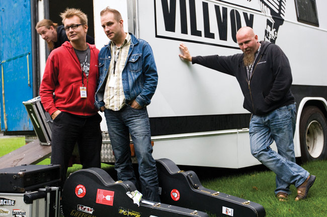 Francine ennen keikkaa
... ja keikkabussi ja kamoja ja roudaus käynnissä. Kouvola 2008.
Avainsanat: Francine Kouvola Summer of rock Pete Petri Salomaa Antti Ana Kukkola Tude Usvaala keikkabussi Villvox Francine ennen keikkaa
... ja keikkabussi ja kamoja ja roudaus käynnissä. Kouvola 2008.
Avainsanat: Francine Kouvola Summer of rock Pete Petri Salomaa Antti Ana Kukkola Tude Usvaala keikkabussi Villvox