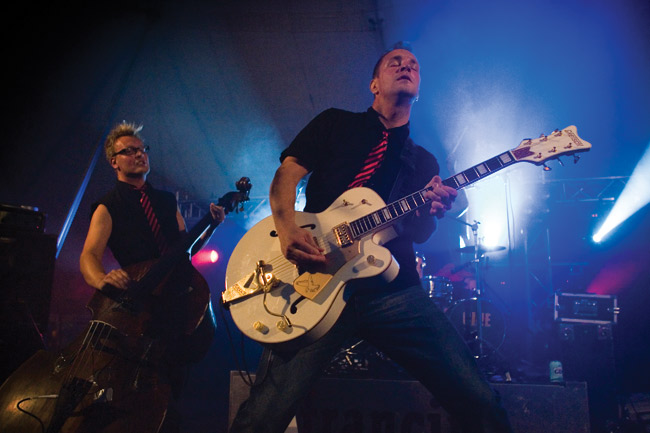 Kukkola sooloilee
Avainsanat: Francine Ana Kukkola Pete Salomaa Tude Usvaala rockabilly rock'n'roll soolo