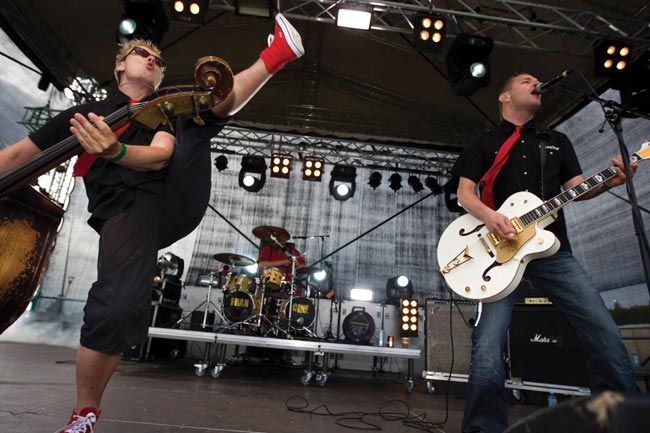 Tennari nousee
Avainsanat: Francine Kotka rockfestival Katariina Pete Salomaa Antti Ana Kukkola Tude Usvaala