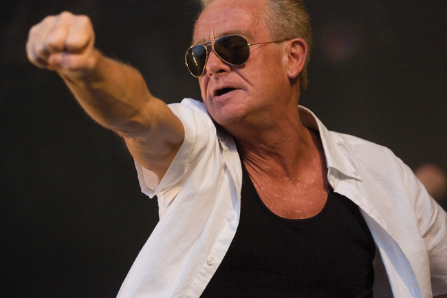 Superman
Graham Bonnet 2007
Avainsanat: Graham Bonnet Rainbow MSG Alcatrazz no time to loose down to earth valot lights in the eyes of the world nyrkki fist superman teräsmies