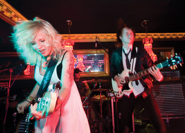 "Ã„lä vie voimiani..."
Haloo Helsinki!
Avainsanat: Haloo Helsinki! Ilon Talo Kotka Elli Jere Jukka Perjantaina