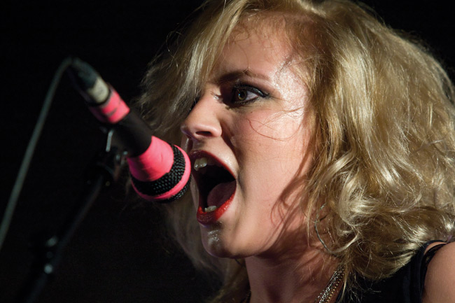 Kuule minua!
Avainsanat: Haloo Helsinki! Amarillo Kotka Elli vauhdikas