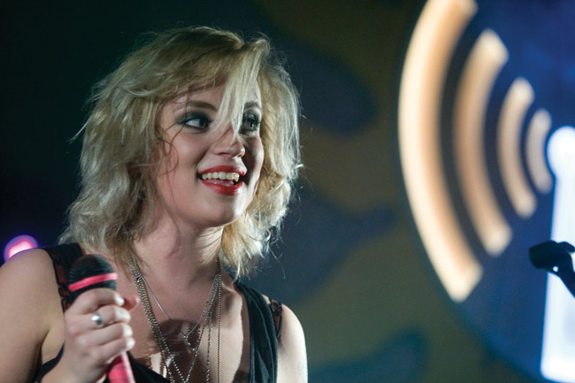 Kuuluuko?
Haloo haloo!
Avainsanat: Haloo Helsinki! Amarillo Kotka Elli vauhdikas