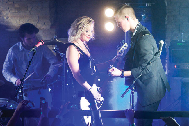 Kokeile minua!
Avainsanat: Haloo Helsinki! Amarillo Kotka Elli vauhdikas