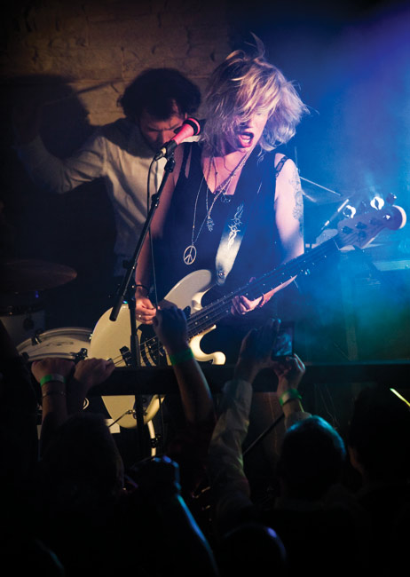 Vieri vesi vieri...
Avainsanat: Haloo Helsinki! Amarillo Kotka Elli vauhdikas