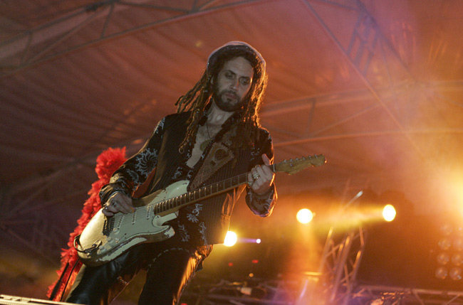 Conny Bloom ja kulunut kitara
Avainsanat: Hanoi Rocks Conny Bloom kulunut kitara kitaristi Ruotsi Elimäki