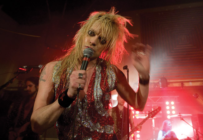 Michael Monroe 2008
Avainsanat: Hanoi Rocks Roxx Michale Monroe Mike laulaja katse kontakti liike