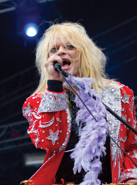 Michael Monroe 2008
Ankkarock
Avainsanat: Hanoi Rocks Ankkarock Korso Vantaa Andy McCoy Michael Mike Monroe solisti röyhelö kiiltää