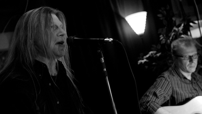 "I was born under a bad sign...."
Avainsanat: Hard Acoustic Anssi Stenberg Mannerheim haevy cover Back Room Kotka