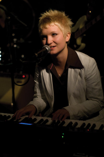 Paula Präktig
Pianisti
Avainsanat: Harmaja Kesto-klubi Kotka Kairo Paula Präktig Paula Präktig
Pianisti
Avainsanat: Harmaja Kesto-klubi Kotka Kairo Paula Präktig