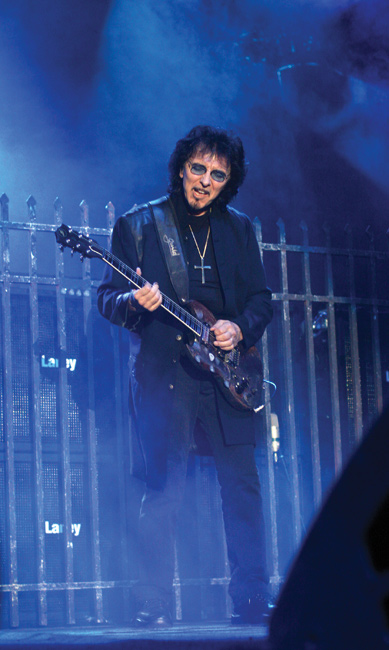 Iloinen Tony Iommi
Avainsanat: Heaven and hell Black Sabbath Tony Iommi iloinen kitaristi legenda risti paranoid