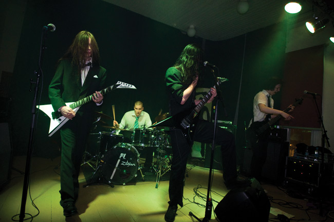 Rumpali tarkkana
Avainsanat: Hypnotic Greippi Kotka nuorisotalo