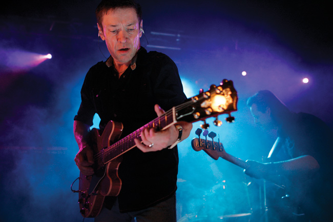 Tarkkaa työtä
Ile ja vähän Masa Maijanenkin
Avainsanat: Ile Kallio Rockets kitaristi soittaa soolo tarkkaa työtä keskittyä Masa Maijanen Hurriganes Tarkkaa työtä
Ile ja vähän Masa Maijanenkin
Avainsanat: Ile Kallio Rockets kitaristi soittaa soolo tarkkaa työtä keskittyä Masa Maijanen Hurriganes