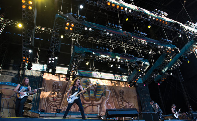 Iron Maiden 2008
Avainsanat: Iron Maiden heavy hevi Helsinki Olympiastadion Somewhere back in time Dave Murray Adrian Smith Steve Harris Bruce Dickinson Egypti