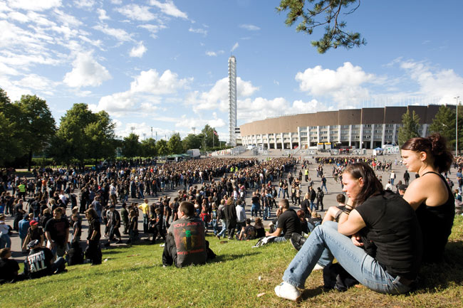 Odottelua
Iron Maiden saa suomalaiset liikkeelle vuodesta toiseen.
Avainsanat: Iron Maiden heavy hevi Helsinki Olympiastadion jonottaa odottaa stadionin torni