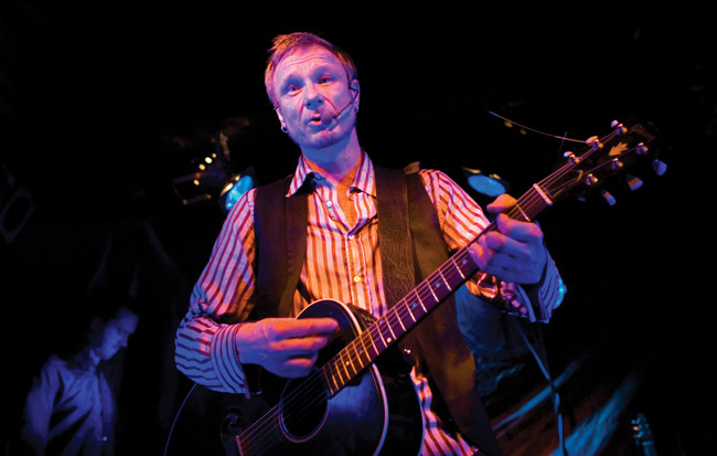 Ismo Alanko Teholla
House of rock, Kouvola 2007.
Avainsanat: Ismo Alanko Teholla Kouvola House of rock lauluntekijä taiteilija Teho Samuli Majamäki kaksikko duo soittaa