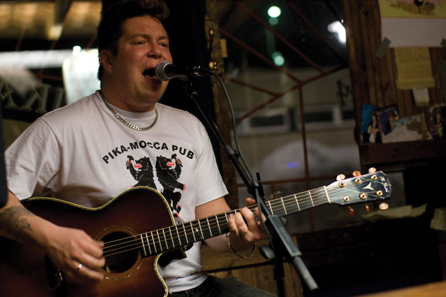 Jani Wickholm 2010
Pika-Mocca pub, Kotka
Avainsanat: Jani Wickholm Pika-Mocca pub Kotka Karhula