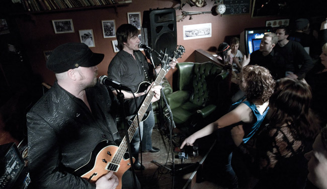 Jiri Jaskassa
Jiri Nikkinen duo, Jaakko V, Kotka 2010
Avainsanat: Jiri Nikkinen jaakko V Kotka yleisö