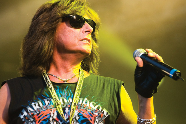 Ex- Rainbow, ex-Deep Purple
Avainsanat: Joe Lynn Turner Rainbow Deep Purple Slaves and masters lasit