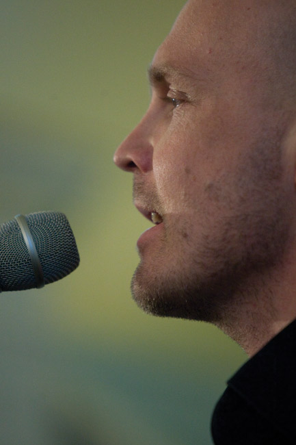 Juha Tapio 2009
Avainsanat: Juha Tapio Toivon ja lohdun konsertti Kymin kirkko Kotka