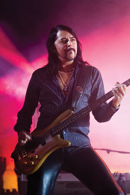 Juki 2007
Tyylikäs Yö-basisti
Avainsanat: Yö Valtakunta konserttikiertue Juki Jukka Lewis basisti deadline