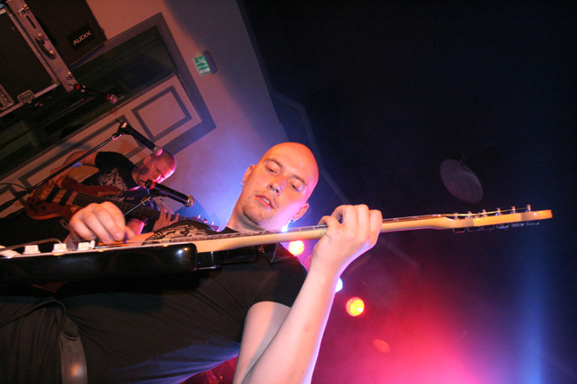 Soolon paikka
Avainsanat: Jussi Islanders Danny kitaristi kitara soolo