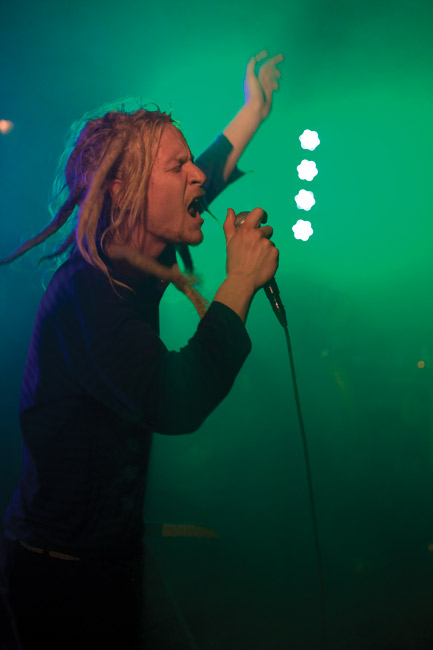 Laine lyö
Velimatti
Avainsanat: Kaikukasti Kesto-klubi reggae Kairo Kotka Velimatti