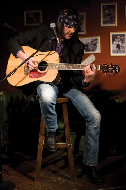 Peitsamo herkistyy
Kari Peitsamo, Jaakko V, Kotka 2010.
Avainsanat: Kari Peitsamo Jaakko V Jaska Kotka