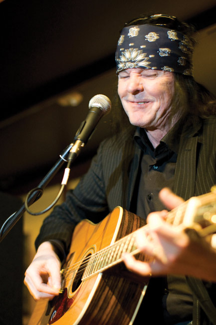 No mercy!
Avainsanat: Kari Peitsamo Mesikämmen Kotka