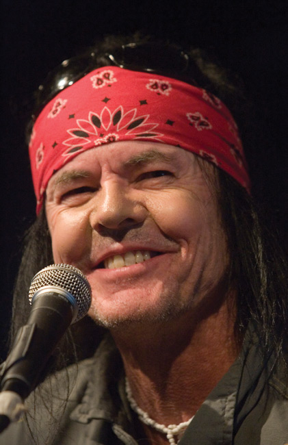 Kari Peitsamo 2007
Avainsanat: Kari Peitsamo huivi perusrock iloinen nauraa hymyillä tampere tammerfest krapula pakkahuoneen klubi