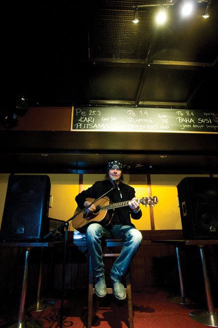 "I'm cruisin' down the highway!"
Kari Peitsamo, Mesikämmen, Kotka 2011
Avainsanat: Kari Peitsamo Mesikämmeen Kotka