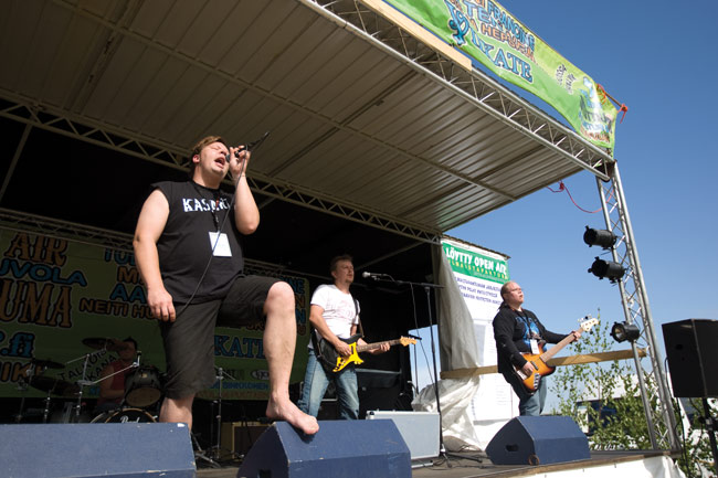 Kasari
Löytty open air, Löytyn stadion, Kouvola 2009.
Avainsanat: Kasari Löytty open air kouvola cover Kasari
Löytty open air, Löytyn stadion, Kouvola 2009.
Avainsanat: Kasari Löytty open air kouvola cover