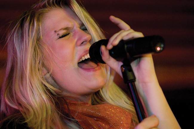Täysillä
Katri Ylander, Amarillo, Kotka 2008.
Avainsanat: Katri Ylander Amarillo Kotka Idols kaunis suloinen seksikäs lävistys täysillä