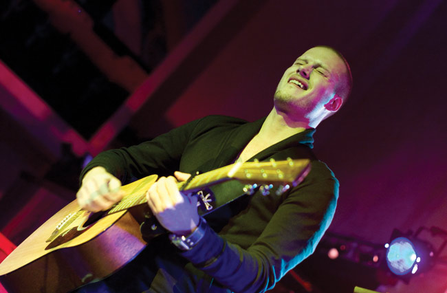 Here comes trouble
Kim Herold
Avainsanat: Kim Herold malli Amarillo Kotka social butterfly akustinen kitara Here comes trouble
Kim Herold
Avainsanat: Kim Herold malli Amarillo Kotka social butterfly akustinen kitara