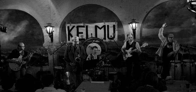 Kivikukka 2009
Meno päällä, Kairo, Kotka 09.
Avainsanat: Kivikukka Kelmu 30 vuotta Kairo Kotka Kivikukka 2009
Meno päällä, Kairo, Kotka 09.
Avainsanat: Kivikukka Kelmu 30 vuotta Kairo Kotka