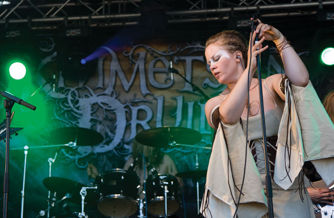 Taottu
Dark River festival, Kotka 2010
Avainsanat: Kivimetsän Druidi Dark River festival 2010 Kotka Honkala Leeni-Maria Hovila Taottu
Dark River festival, Kotka 2010
Avainsanat: Kivimetsän Druidi Dark River festival 2010 Kotka Honkala Leeni-Maria Hovila