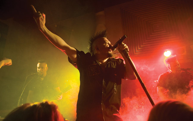 Punkkia ja asennetta
Klamydia, Kotka 2011
Avainsanat: Klamydia Vesa Vesku Jokinen Amarillo Kotka Jari Jakke Helin Sami Kohtamäki