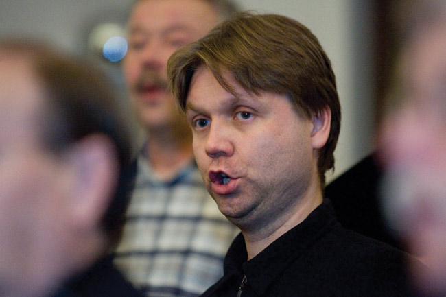 Antti Koivisto, Kotkan Laulumiehet
... halusi kuvansa lehteen. Se ei tällä kertaa onnistunut, mutta onneksi Musakuvat auttaa Antin nousua superjulkkikseksi...
Avainsanat: Kotkan laulumiehet solisti laulaja kuorolaulu mies