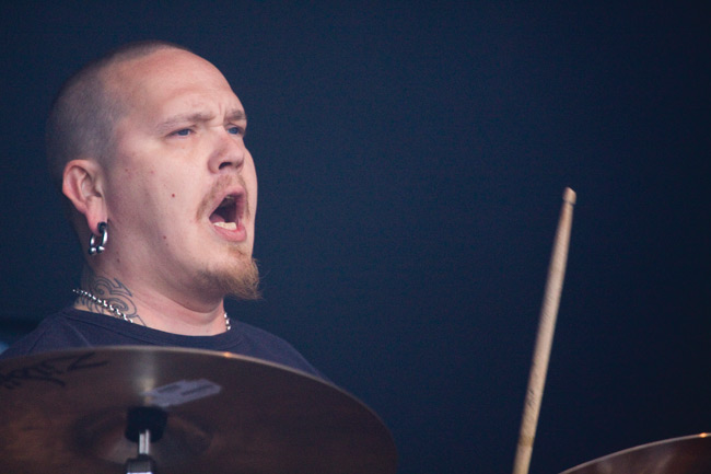 Jari Sinkkonen
Kotiteollisuus
Avainsanat: Kotiteollisuus Sauna open air Tampere Jari Sinkkonen rumpali kapula