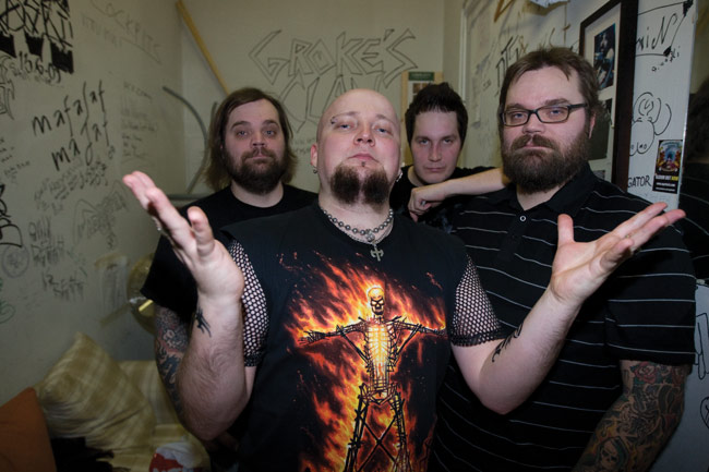 Kreyskull
Back Room, Kotka 2009
Avainsanat: Kreyskull Back Room Kari Killgast Pasii Hakuli Saku Timo Karvonen