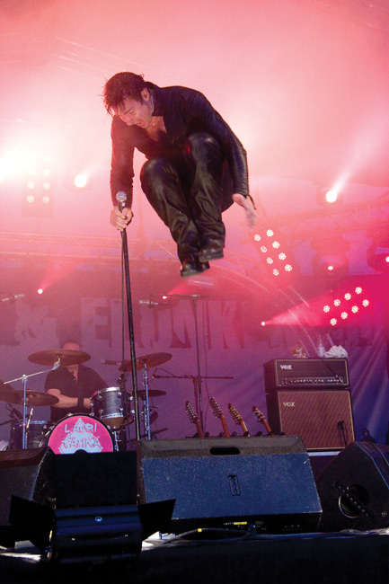 Hyppy
Lauri Tähkä pomppaa, Koria-Roll, Elimäki 2008.
Avainsanat: Lauri Tähkä & Elonkerjuu Koria-Roll Folkrock Elimäki hyppy hypätä pomppaa