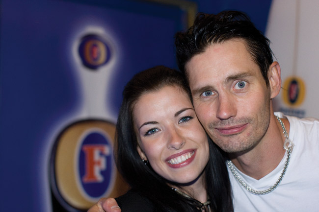 Poseeraus
"Kaisa" ja Lauri
Avainsanat: Lauri Tähkä Segeli Kotka sakko kaisa Satu-Maaria Mäkiniemi poseerata poseeraus