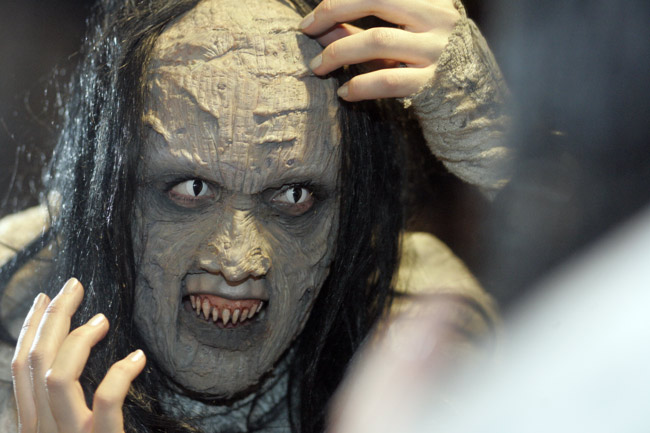 Onks tukka hyvin?
Awa peilaa kauneuttaan.
Avainsanat: Lordi Awa hirviö peili tukka hyvin hiukset kauneus hampaat naismonsteri Onks tukka hyvin?
Awa peilaa kauneuttaan.
Avainsanat: Lordi Awa hirviö peili tukka hyvin hiukset kauneus hampaat naismonsteri