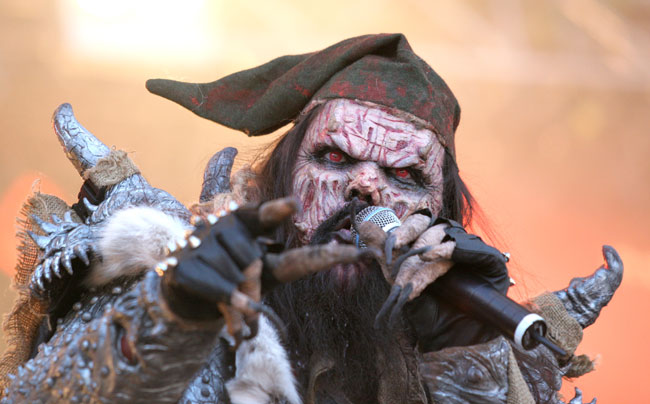 Tonttu-ukko
Avainsanat: Lordi tonttu-ukko pipo hiippalakki katse lähikuva hirviö punaiset silmät Tonttu-ukko
Avainsanat: Lordi tonttu-ukko pipo hiippalakki katse lähikuva hirviö punaiset silmät