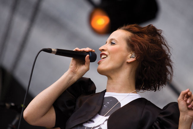 "Tänä yönä vihdoin"
Avainsanat: Maija Vilkkumaa Kotka rockfestival kaunis suloinen iloinen