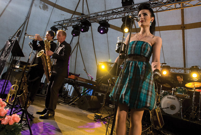 Svengaten
Maria Lund
Avainsanat: Maria Lund Alexandra Aspasia Rantaniva Lund jats jazz cover kaunis seksikäs tumma Aristocrats Kouvola keskuspuisto